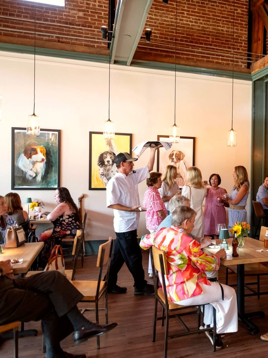 The dining room, mid-service